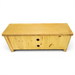 Contemporary oak TV stand, with two open recesses with back apertures for wires, flanked by cupboards 