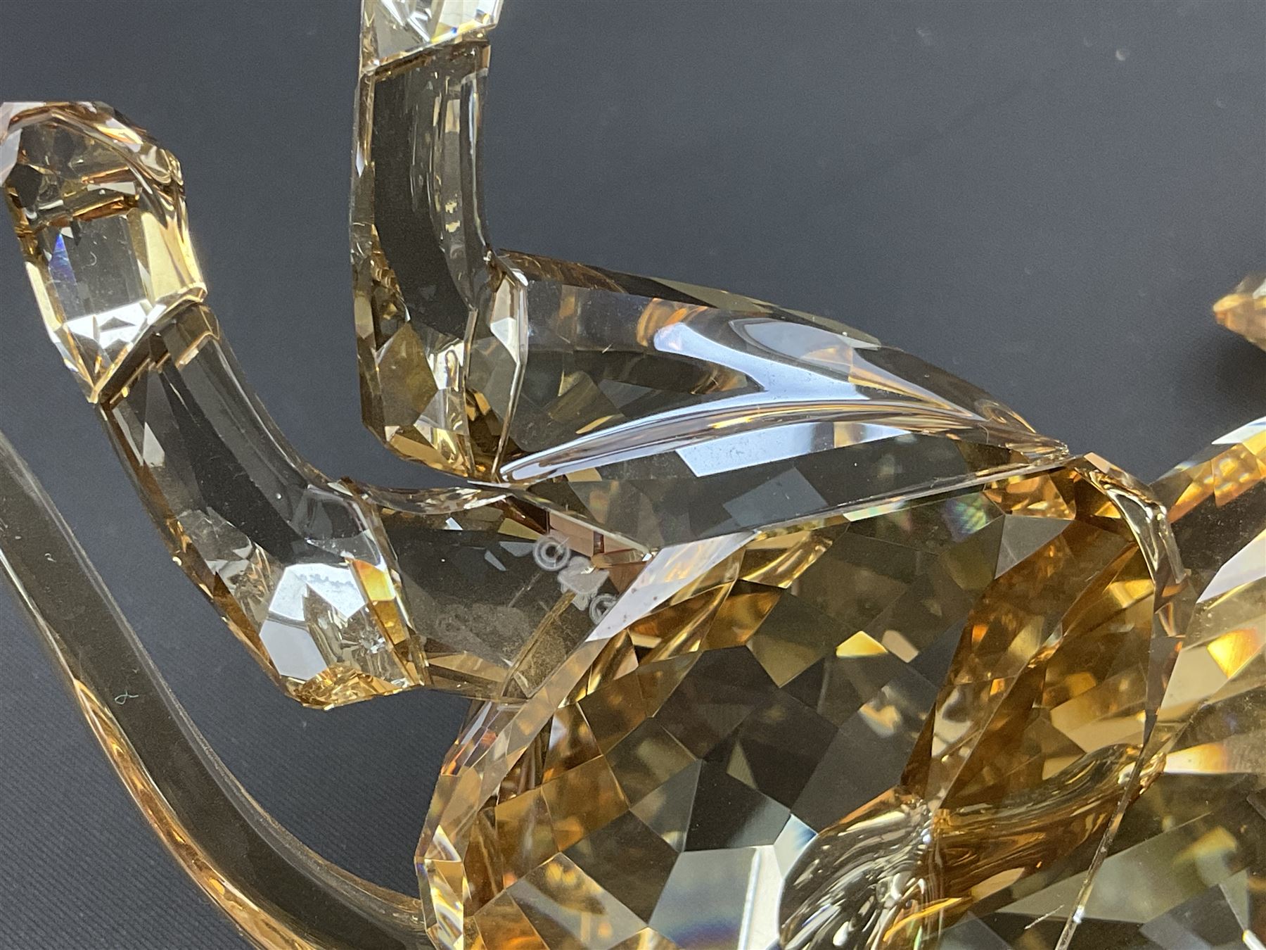 Swarovski Crystal lioness and cub, Akili, adult H7cm