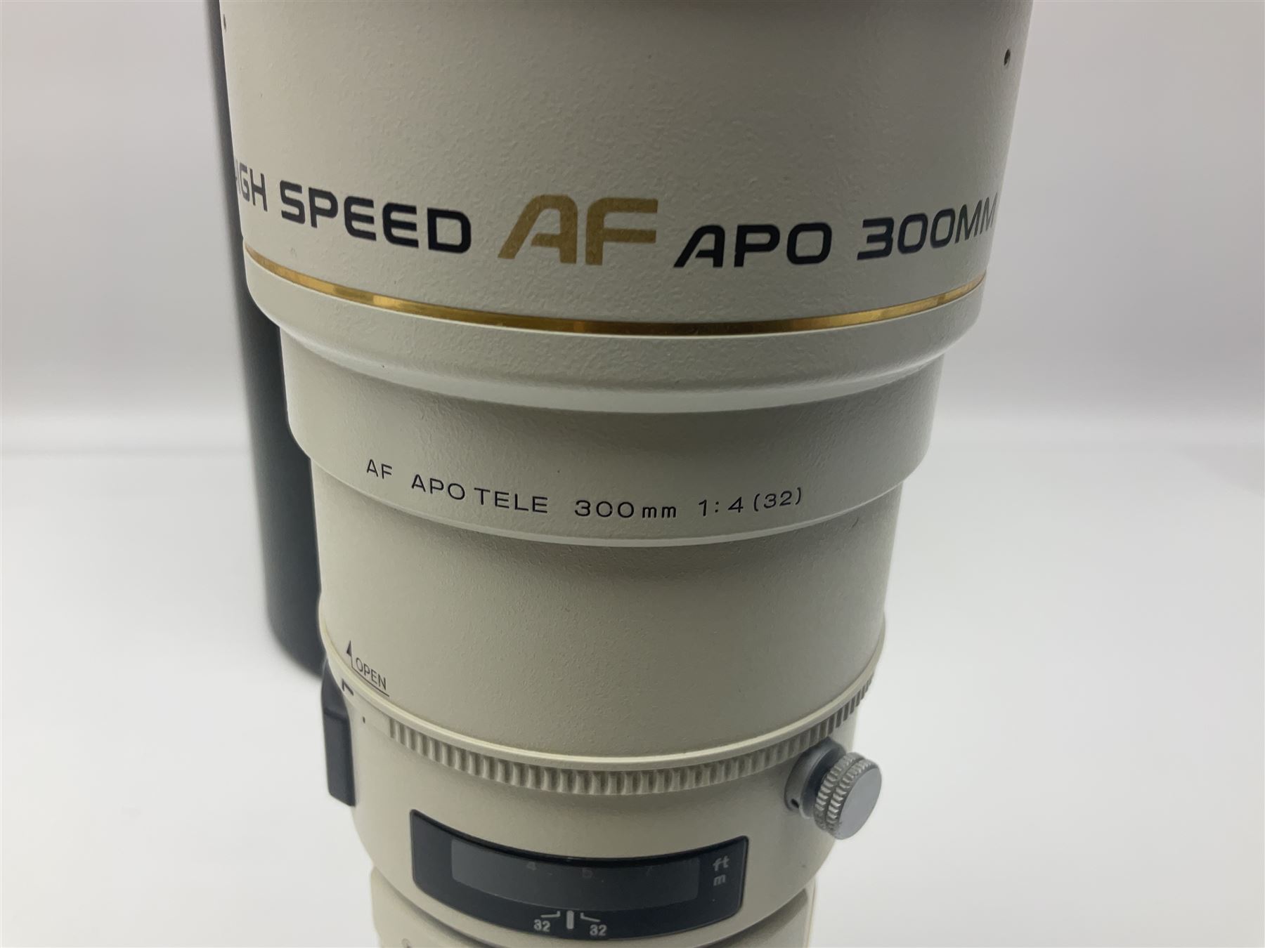 Minolta Dynax 7 camera body, serial number 93101009, Minolta 'AF APO Tele 300mm 1:4 (32)' lens serial no 32501041, in case and other camera equipment 