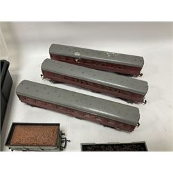 Various makers ‘00’ gauge - Hornby DCC ready LNER 4-6-2 ‘The Mallard’ no.4468 in blue with original box; Lima British Railway Class 33 Bo-Bo diesel locomotive no.33025; quantity of coaches, wagons and track to include Hornby, Lima, Tri-Ang etc (26) 