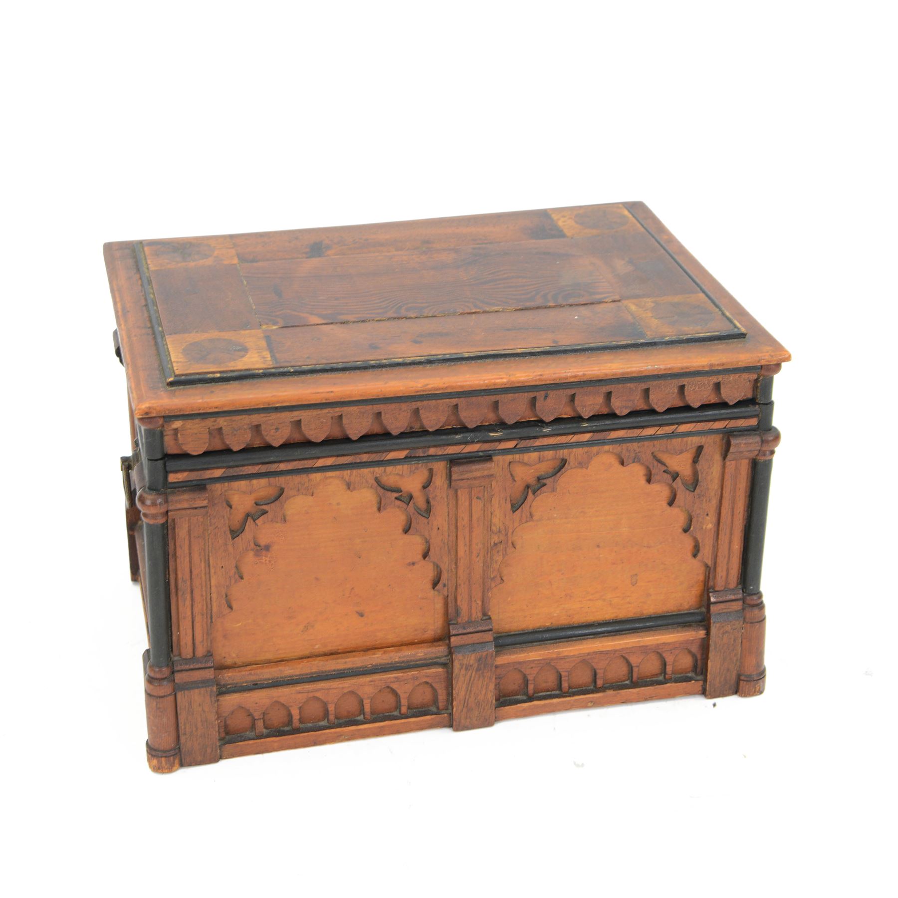 Victorian gothic stationary box, with removable shelf and compartment, decorated with pillars and arches, the hinged lid with inlaid decoration, H21cm, L31cm