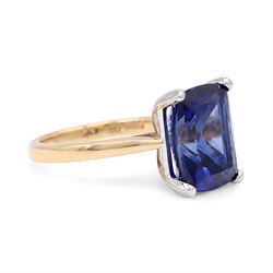 18ct rose gold and platinum synthetic sapphire ring, set with a single cushion cut sapphire of approx 6.95 carat, hallmarked