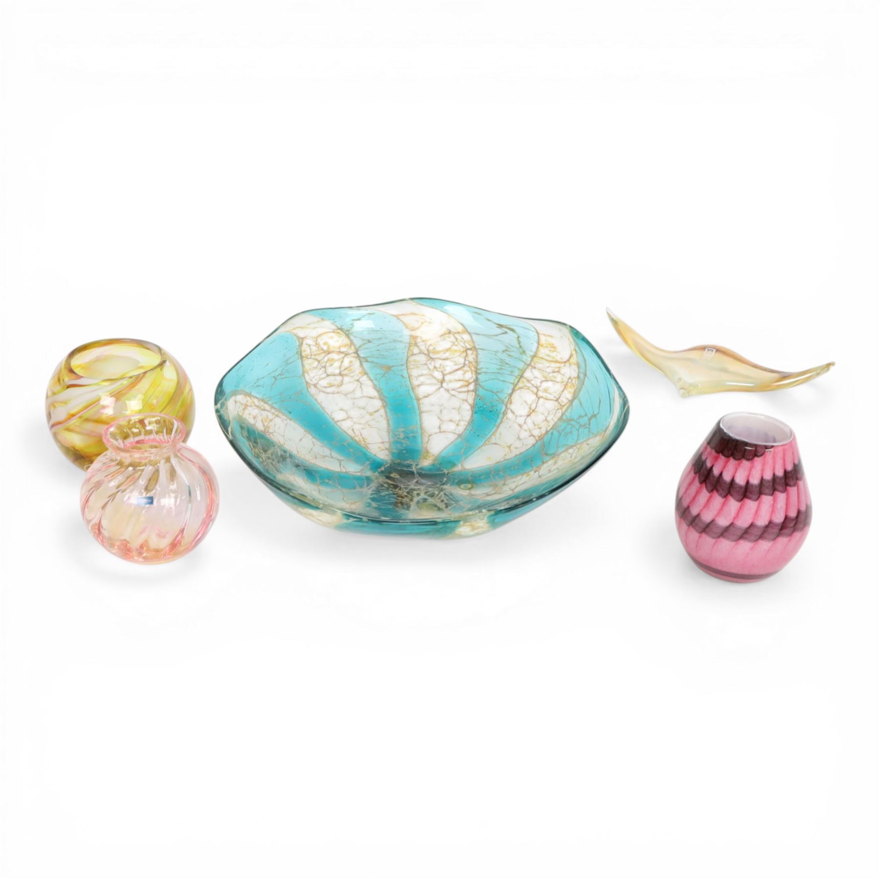 Mdina glass bowl, together with glass stingray, vase etc 