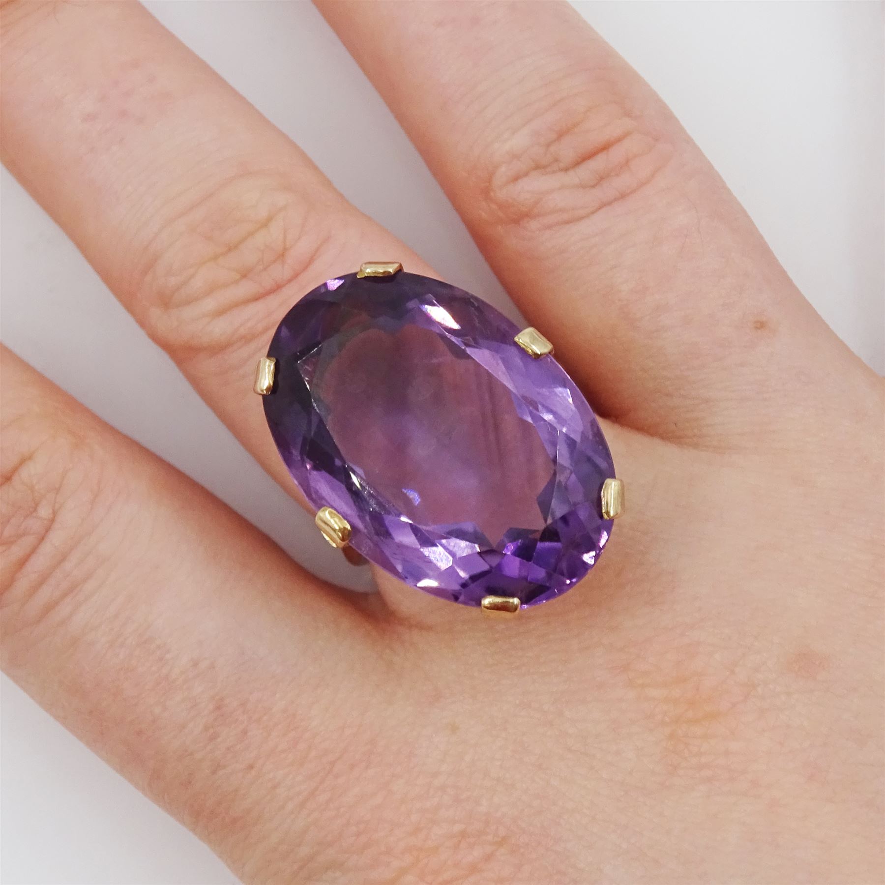 10ct rose gold single stone oval cut amethyst ring, amethyst approx 25.45 carat