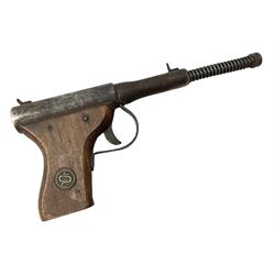 GAT .177 plunge action air pistol the butt impressed 'Reg.Us.Pat. Made in Japan' L22cm