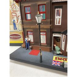 Britains - Circus Street Parade diorama with Circus Professional Vehicle no.08673; in original box 