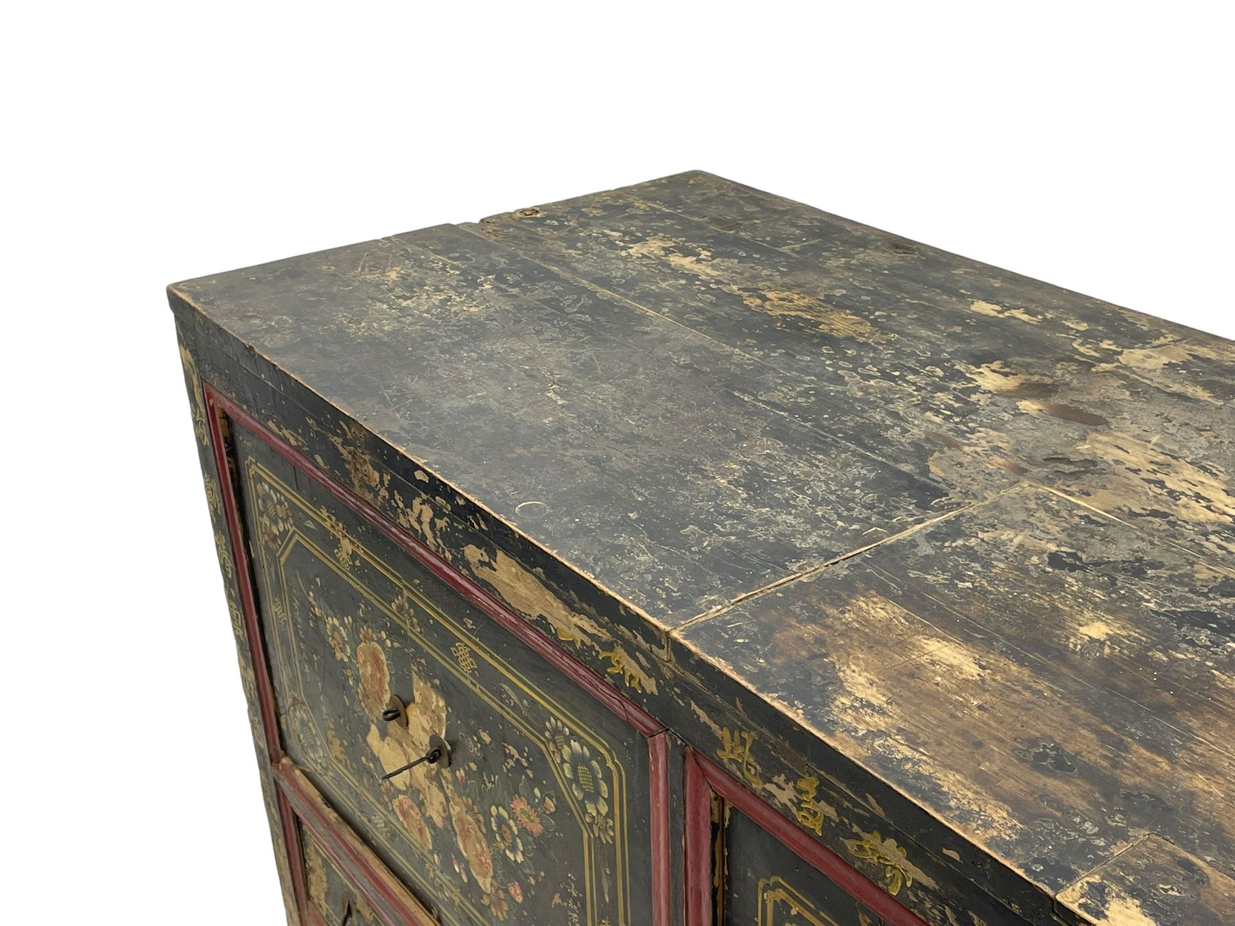 Painted Floral Sideboard From Shanxi - 19th century Painted Floral Sideboard From Shanxi - 19th century