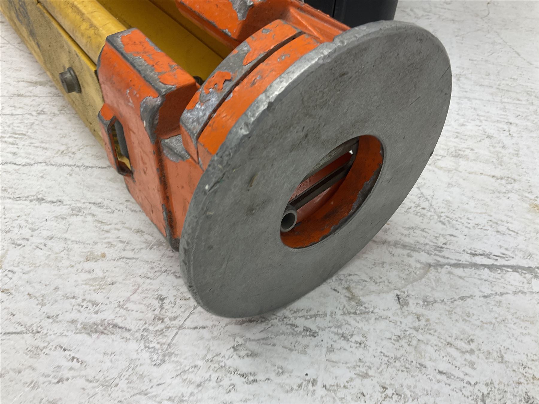 Trimble land surveying equipment - 5000 Series 5603 DR300+ Robotic Reflectorless Total Station, serial no.84310406; in carrying case; together with GPS Holder 58317019, serial no.95320184; ACU 571225500, serial no.83214786; Docking Station 58252019, serial no.95823458 with Power Supply; RMT 606 Remote Target on pole with CU Holder and External Georadio 2.4GHz; cased Power Pack Kit; folding tripod; and aluminium 5m telescopic measuring staff