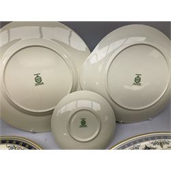 Minton Grasmere pattern dinner and tea service, including six dinner plates, six side plates, six dessert plates, six bowls, two covered tureens, teapot, six tea cups and saucers, milk jug, open sucrier, six coffee can and saucers, etc (63)