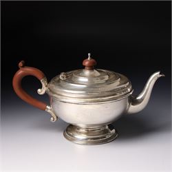 Silver circular teapot with presentation inscription Birmingham 1932 Maker Alexander Clark & Co Ltd 