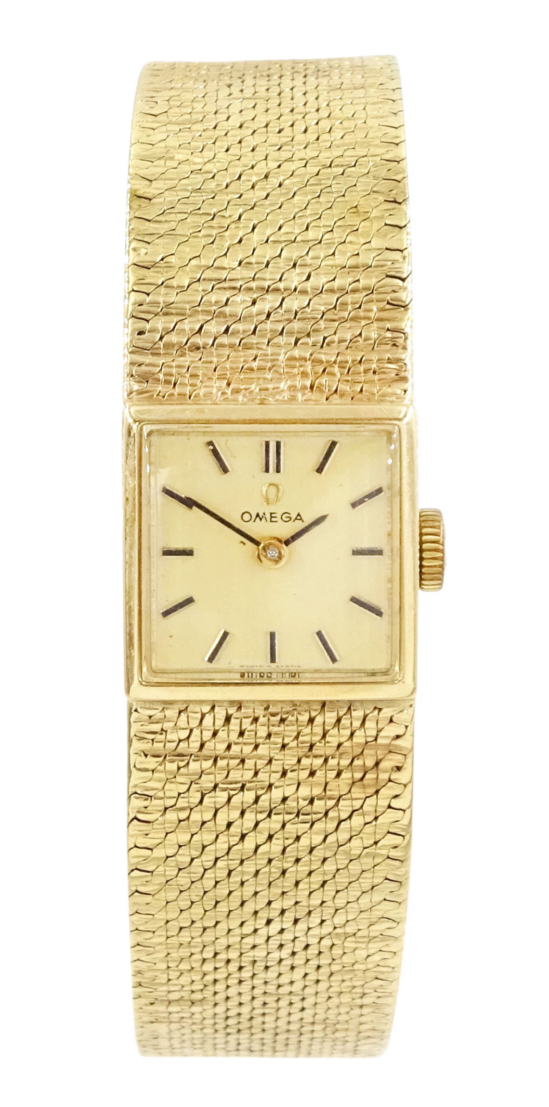 Omega ladies 9ct gold manual wind wristwatch, Cal. 484, champagne dial with baton hour markers, London 1968, on integral 9ct gold bracelet, hallmarked