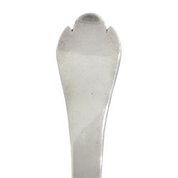 William & Mary silver Trefid spoon with rattail bowl, bottom stuck, hallmarked Thomas Hebden, Hull, circa 1689, L18.7cm, approximate weight 1.28 ozt (40 grams)