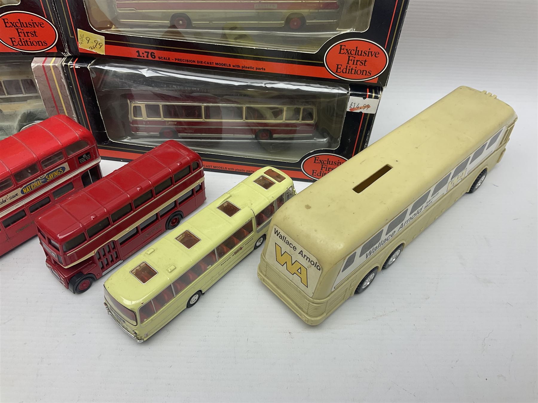 Thirty-one modern die-cast models of buses, coaches and wagons of various scales by EFE, Lledo, Oxford Die-Cast, Atlas etc, to include EFE 15702, 15704 and 15708 boxed; further models are unboxed 