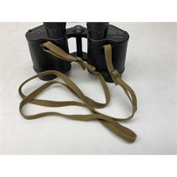 Pair of WWII 1943 Kershaw Bino. Prism No.2 MKII x6 binoculars, No. 190671, in canvas case