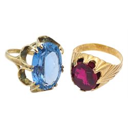 9ct gold single stone Swiss blue topaz ring, hallmarked and a 17ct gold single faceted red stone ring 