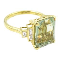 18ct gold green amethyst and diamond ring, single stone octagonal cut green amethyst ring, flanked by three baguette cut diamond either side, hallmarked, amethyst approx 6.10 carat, total diamond weight approx 0.25 carat