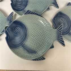 Set of five Olfaire blue fish plates, together with a further bowl and larger serving platter, largest W40cm