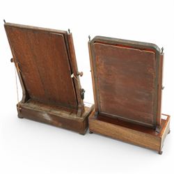 George III mahogany toilet mirror, swing mirror in moulded frame with carved inner slip, fitted with three drawers, on ogee bracket feet (W38cm, H56cm); together with a similar toilet mirror (W41cm, H58cm)