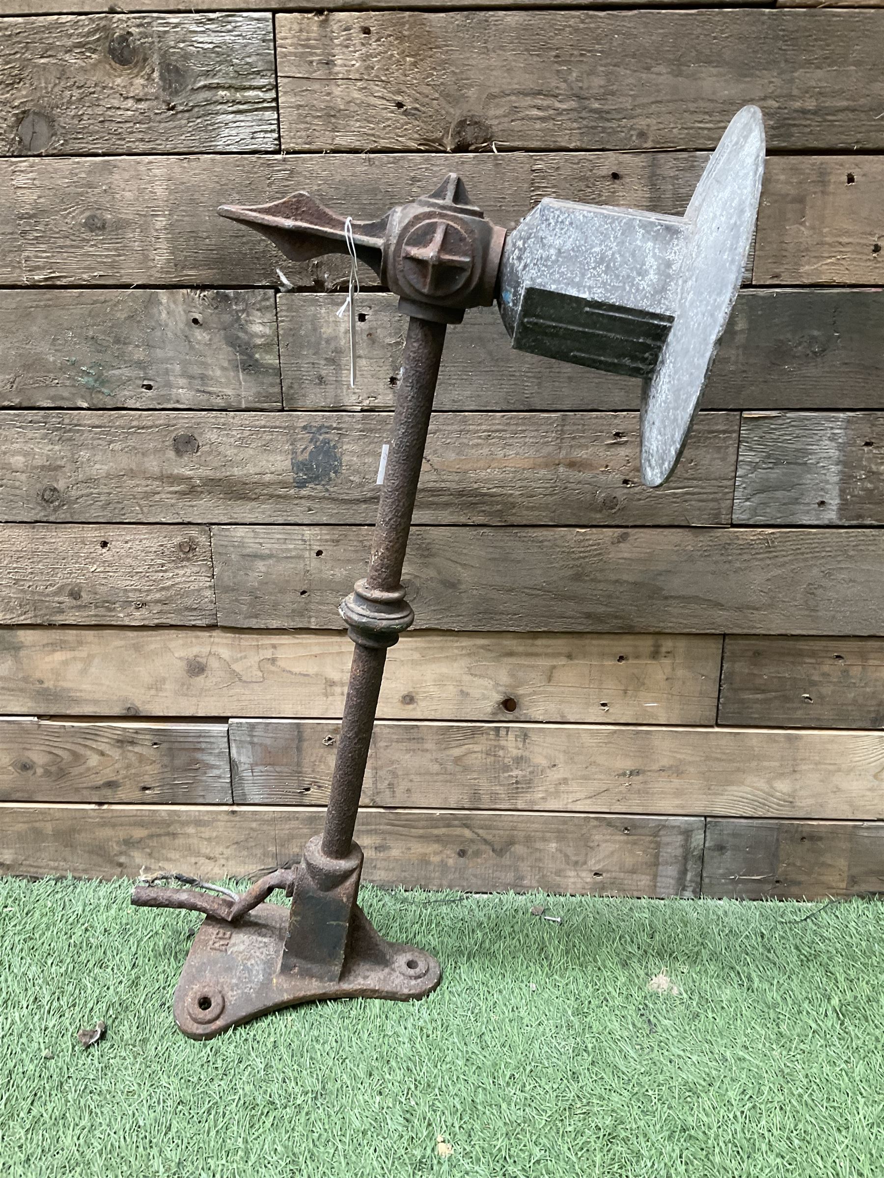 Cast iron and aluminium street light  - THIS LOT IS TO BE COLLECTED BY APPOINTMENT FROM DUGGLEBY STORAGE, GREAT HILL, EASTFIELD, SCARBOROUGH, YO11 3TX