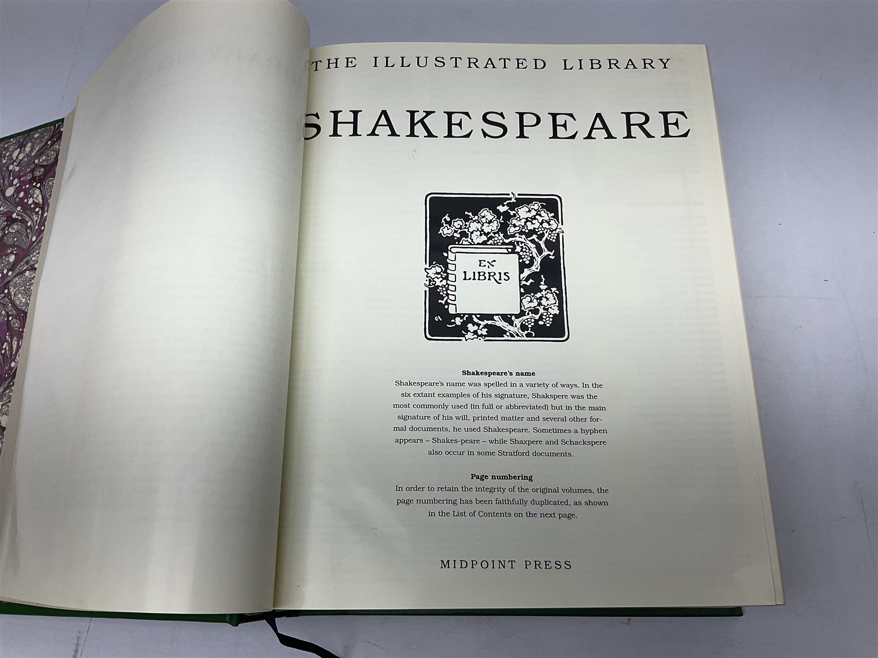 Limited edition The Library Shakespeare, no 2298/4000, illustrated by Sir John Gilbert, George Cruikshank and R. Dudley, pub. Midpoint Press, Really Useful Map Company Limited 2007, green cloth hardback with gilt titles and decoration and silvered edges, together with other Shakespeare related books comprising Keate's Shakespeare pub. Oxford University Press 1929, set of three Olive Classics and The Histories, pub. Collins 1966 (6)