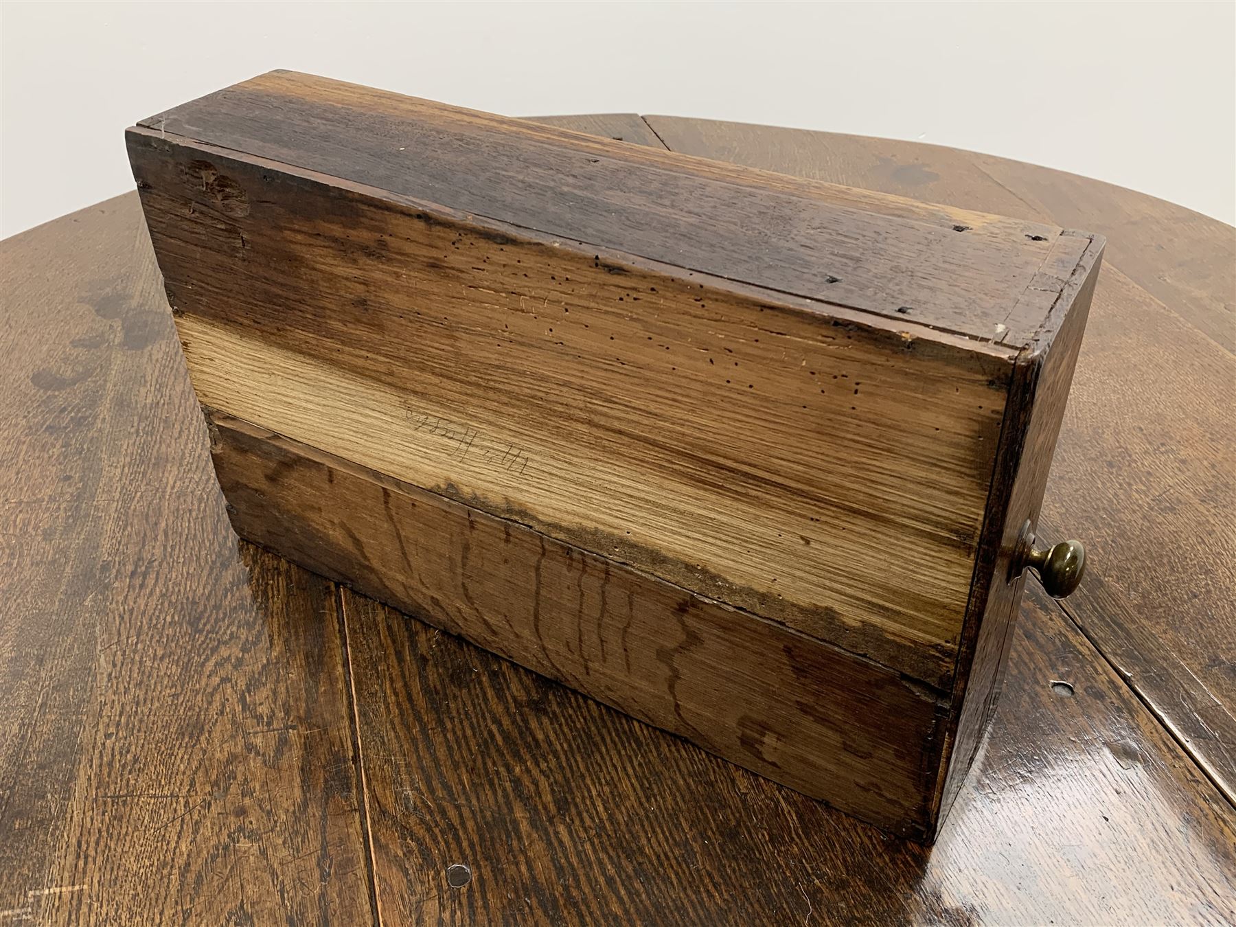 Late 17th century William & Mary oak drop leaf dining table, oval drop leaf top, single drawer to one end, gate action base, turned supports joined by bobbin turned stretchers, 121cm x 135cm, H75cm (open)
