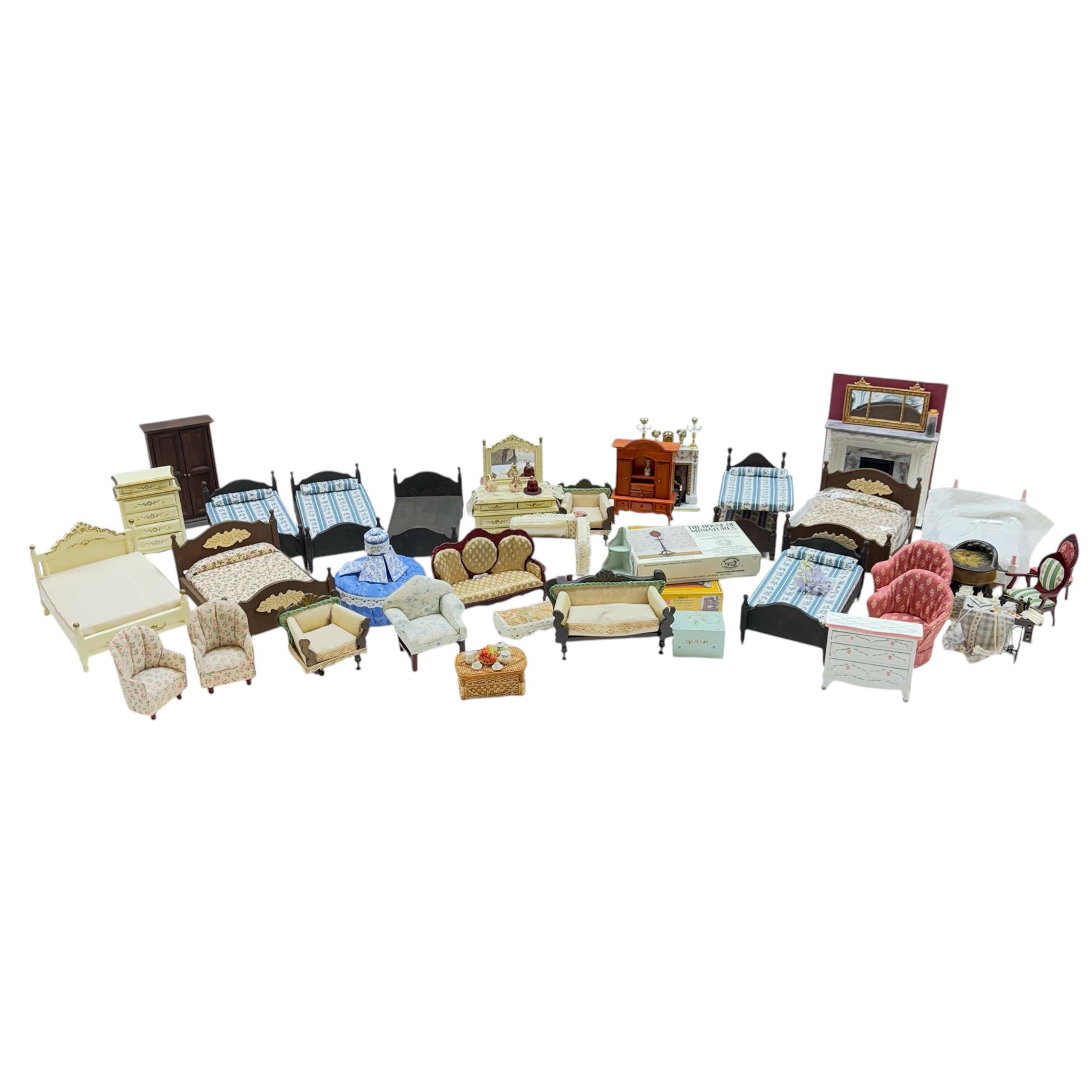 Collection of 1:12 scale dolls house furniture and accessories | Toys & Models | 131993