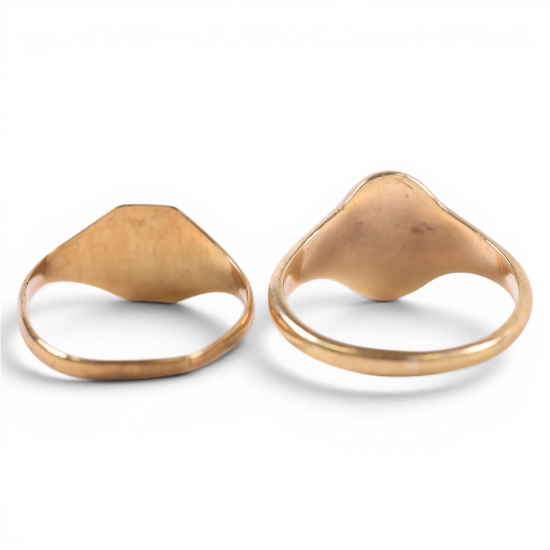 Two 9ct gold signet rings with engraved initials, both hallmarked 