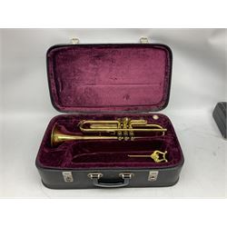 Lafleur trumpet serial no.054827; and Intermusic five-piece clarinet; both cased (2)