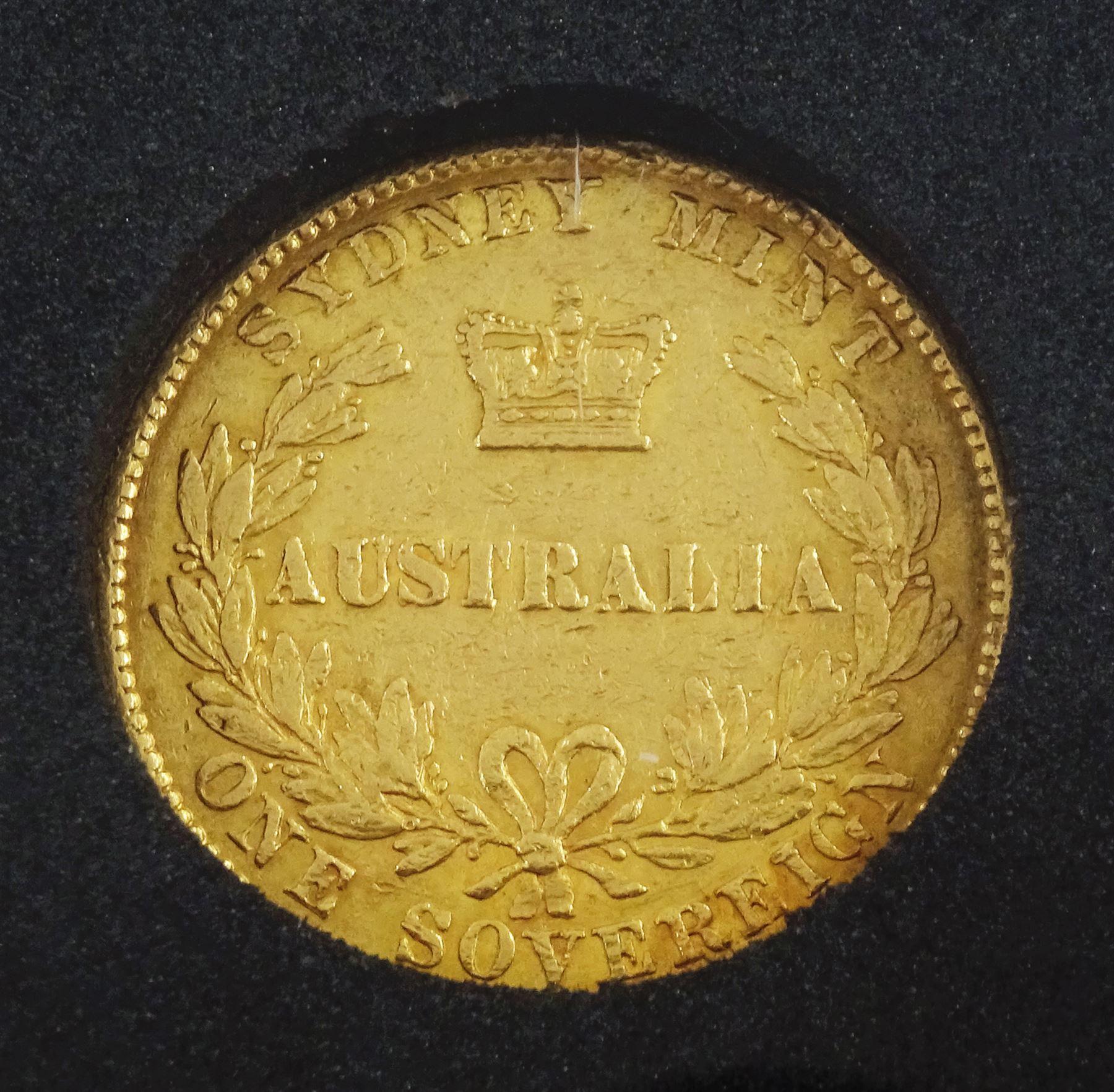 Queen Victoria 1864 Australian gold full sovereign coin, Sydney Mint, housed in a plastic holder with CPM information leaflet and display box