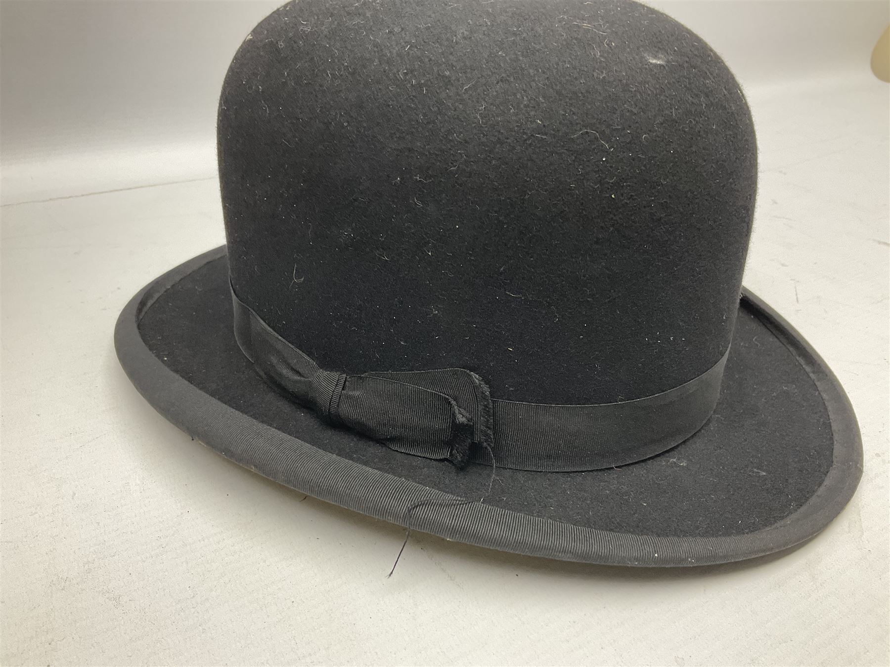 Bowler hat in leather hat box W36cm