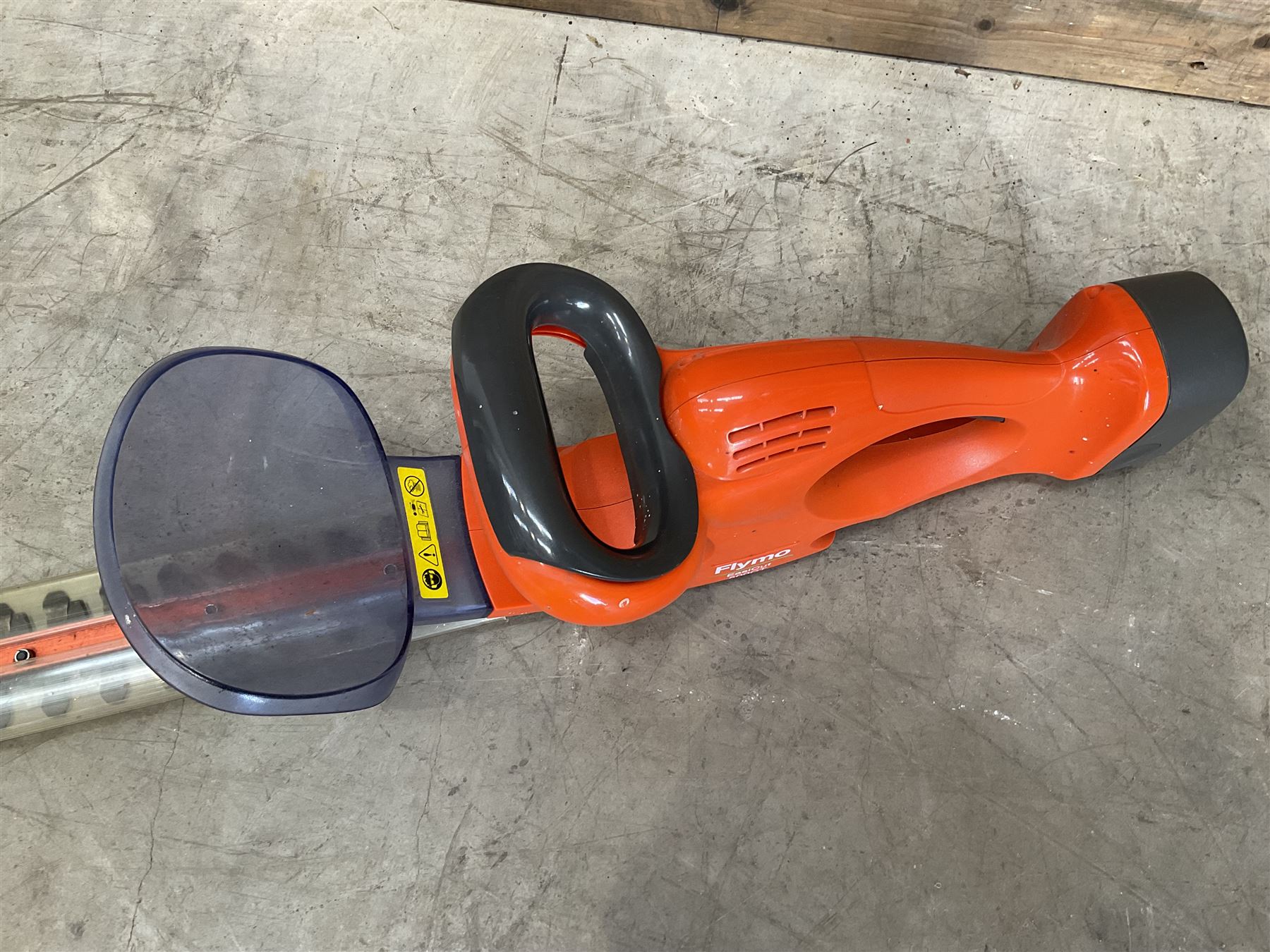 Flymo Scirocco 3000w leaf blower and EasiCut 500CT hedge trimmer (2)