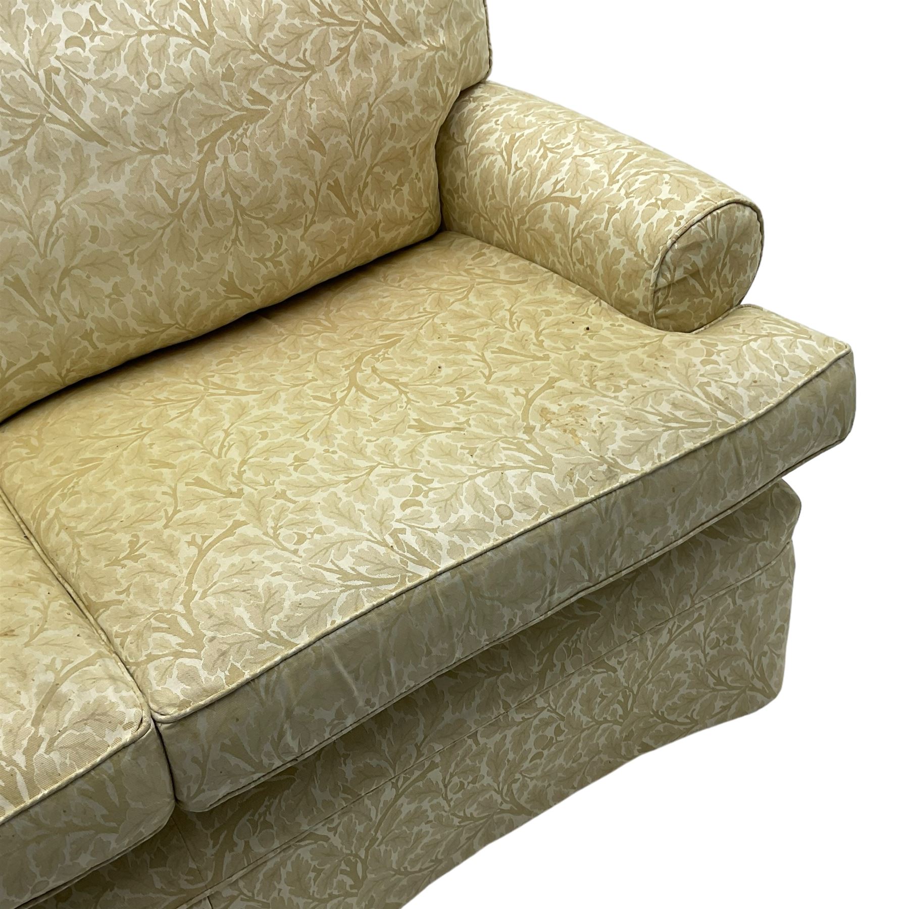 Multi-York - two-seat traditionally shaped sofa, upholstered in oak leaf and acorn patterned fabric