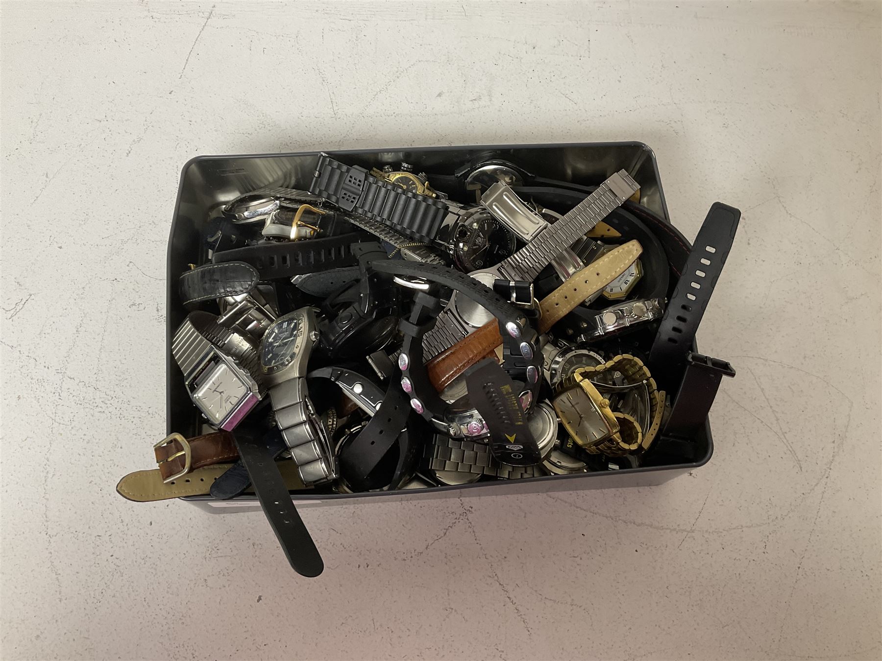 Collection of gentleman's wristwatches, including Swatch, Casio, Timex and Sekonda examples