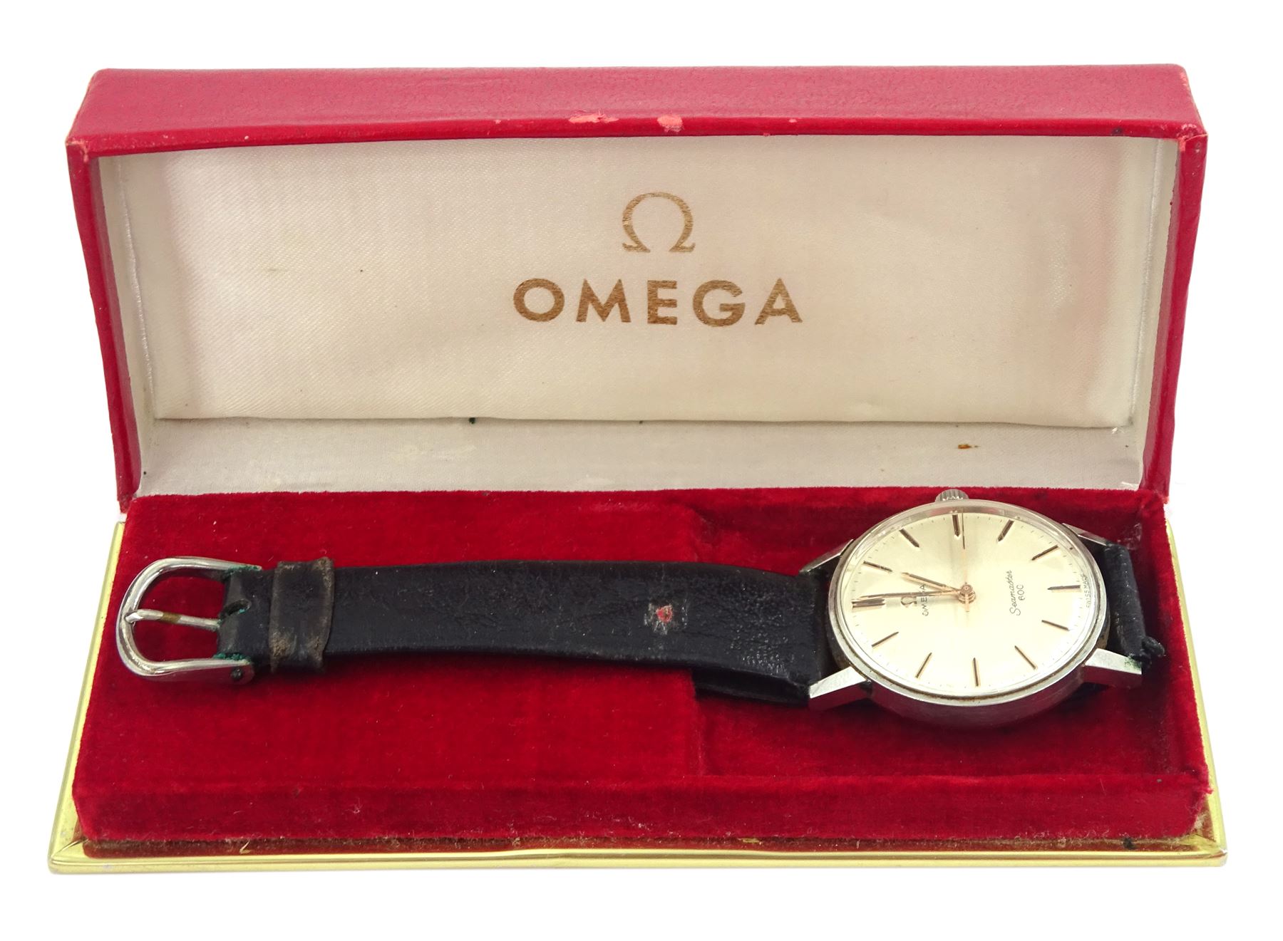 Omega Seamaster 600 gentleman's stainless steel manual wind wristwatch, Ref. 135.011, Cal. 601, serial No. 22028772, silvered dial with baton hour markers, on black leather strap, boxed