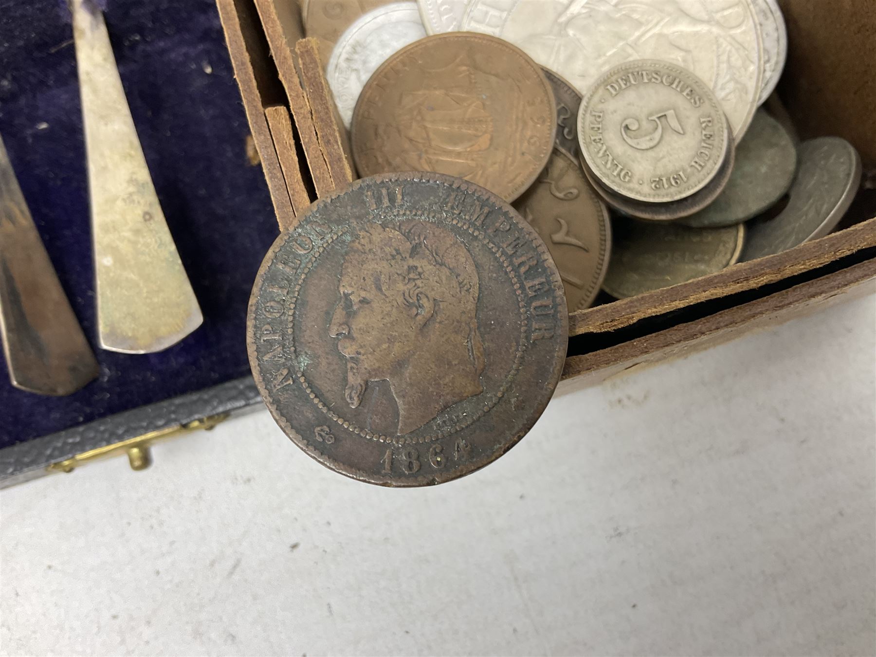 Five silver Coronation spoons by R Bond & Co, hallmarked Sheffield 1934 and 1935, together with another further stamped Nc Co, and 1934 Irish silver Florin, Switzerland 1967 1/2 Franc, Sweden 1875 Krona, 1 Franc etc