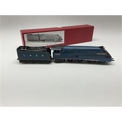 Hornby Dublo - three-rail pre-war A4 Class 4-6-2 locomotive 'Sir Nigel Gresley' No.4498; in modern collector's red box