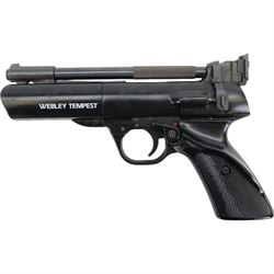 Webley Tempest .22 air pistol, the chamber marked 'Webley Tempest' and 'Webley & Scott Ltd. Made in England' beneath, with black checkered grip, H16cm, L28cm