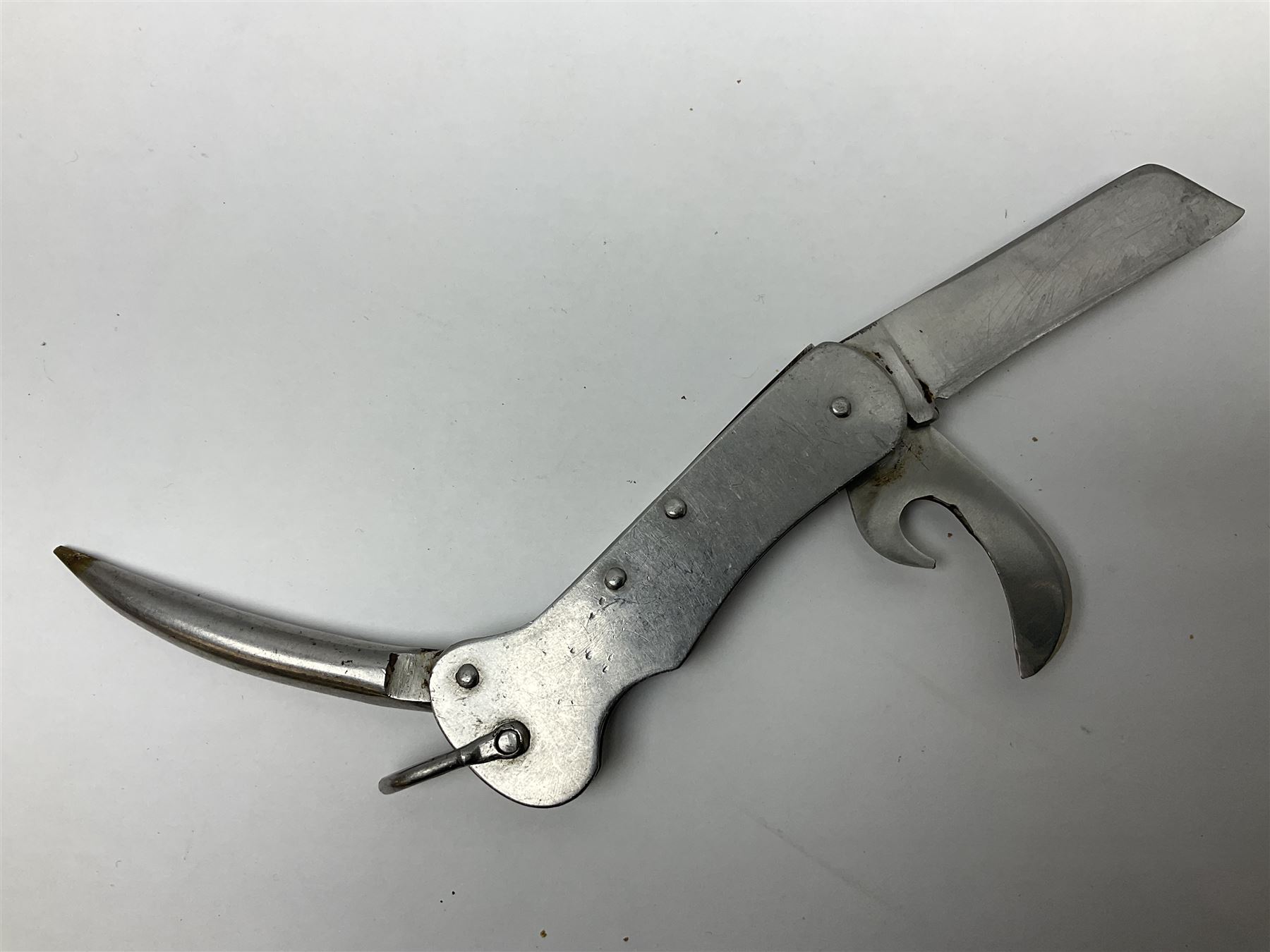 Fifteen folding/pocket knives including Swiss Army type knives with various number of blades, British army jack knife by J.H. Thompson Sheffield dated 1955 with broad arrow, promotional etc (15)