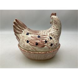 Fairmont & Main lidded chicken egg basket, L27cm
