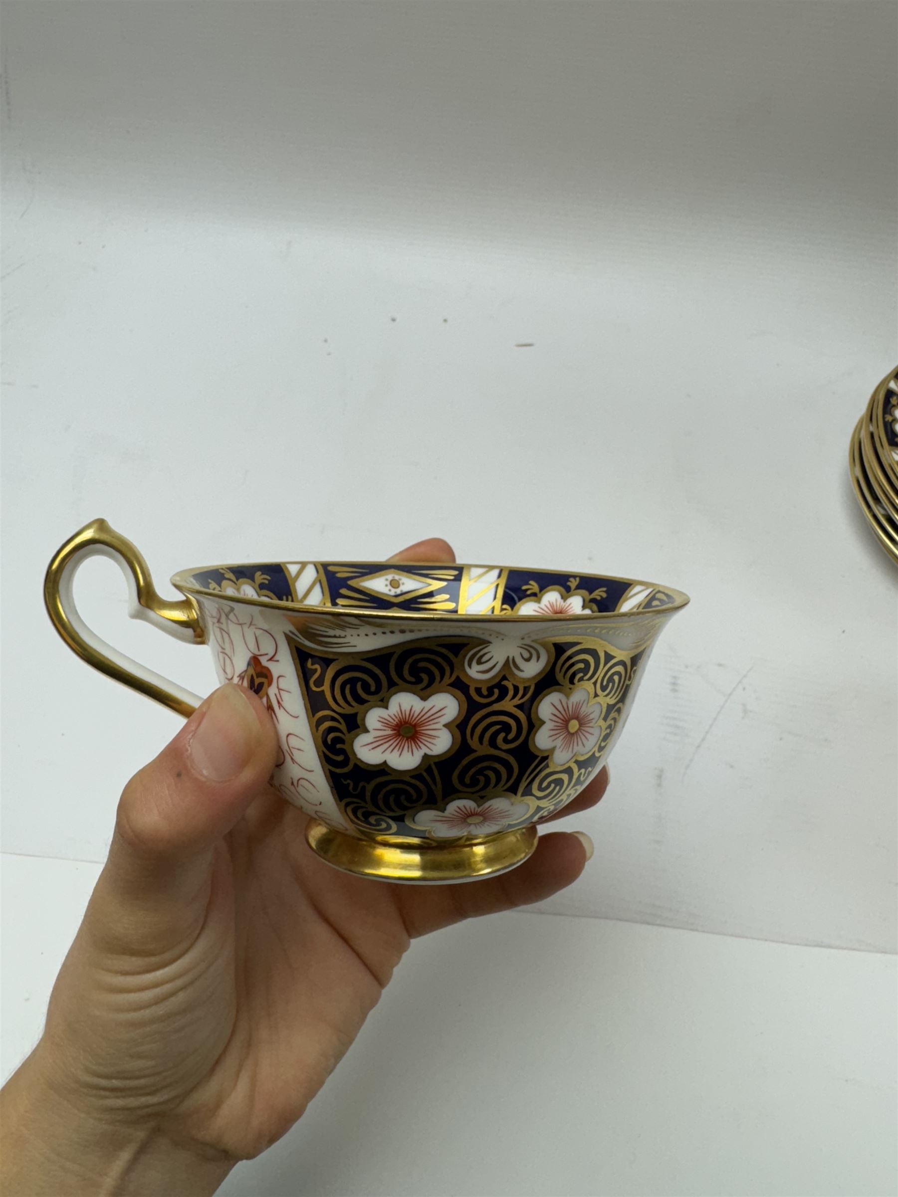 Royal Crown Derby Imari pattern 2451, four teacups, six saucers, six dessert plates etc 