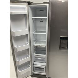 Samsung American side by side fridge freezer - model RSA1RTMG