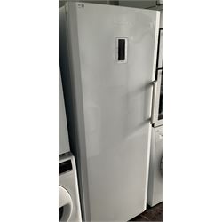 Blomberg FNT 9673 P tall upright freezer