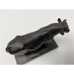 After Antoine-Louis Barye, bronze figure of a bull, upon a rectangular base, H10cm 