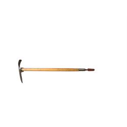 Mountain climbers ice axe L82cm