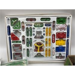 Scientific toys including Electronic Experiment Kit; Fuel Cell Car Science Kit; Robot Kits 6-in-1 Educational Solar Kit; all boxed; remote control helicopter; and two others