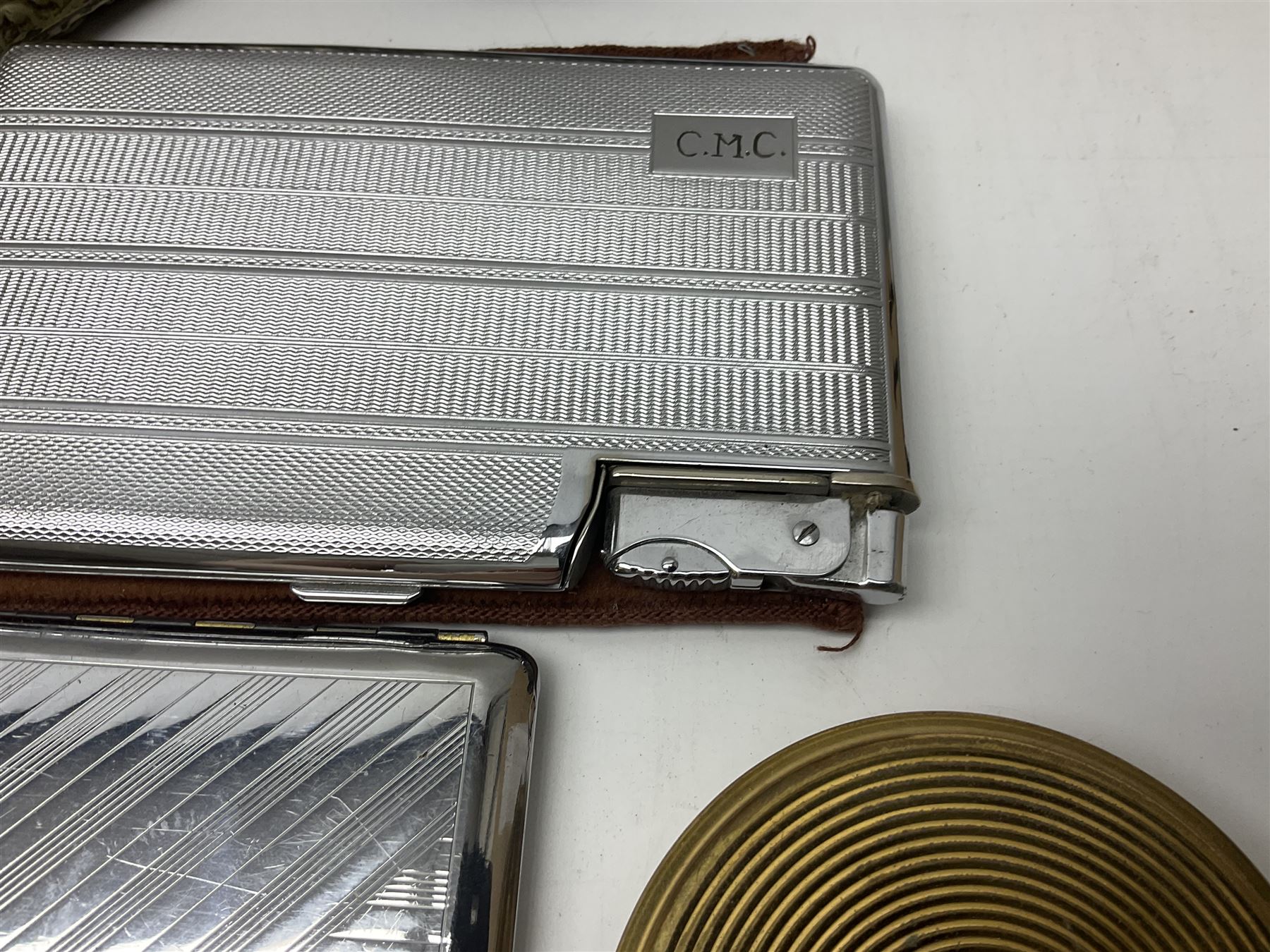 Vintage compact mirrors, including Stratton examples, together with cigarette cases, EPNS hand mirror, Cavalier Blanc De Blancs Brut white wine, 75cl, 10.5% vol and a collection of other collectables