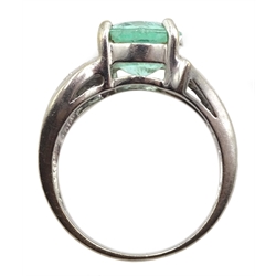 18ct white gold oval paraiba tourmaline, with diamond chip shoulders, Birmingham 2006