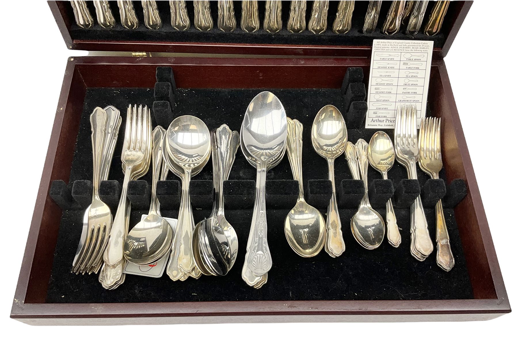 Canteen of silver plated Arthur Price of England cutlery, contained in a wooden case. 