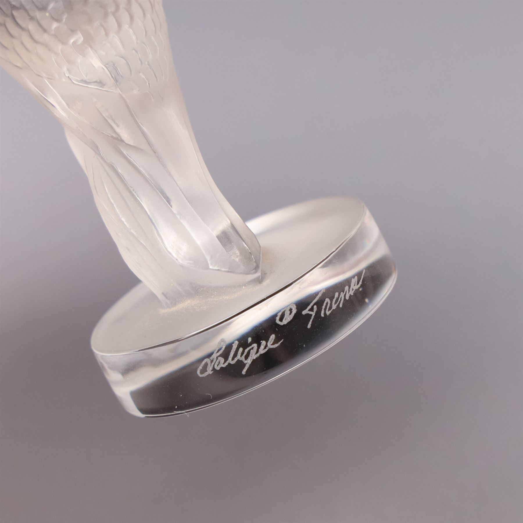 Lalique frosted glass model of a Kingfisher, engraved Lalique France, boxed H7cm