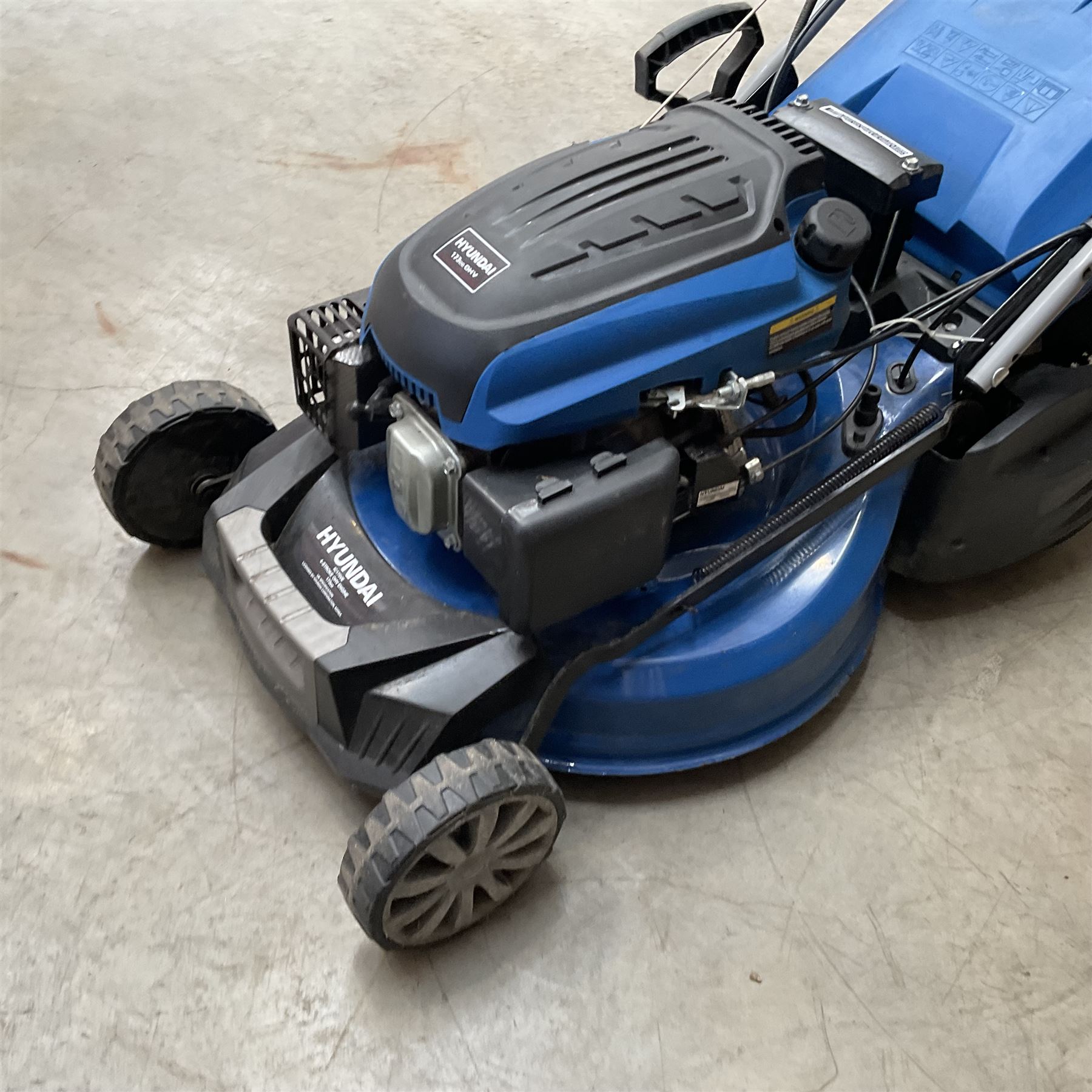 Hyundai HYM530SPER electric start petrol lawnmower